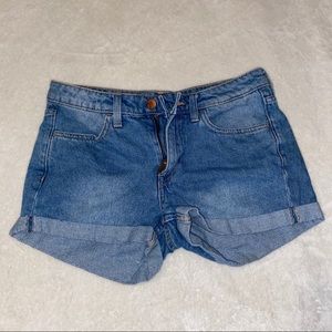 H&M REGULAR WAIST DENIM SHORTS